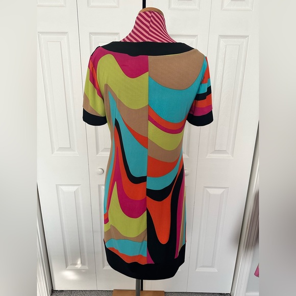 Multicolor Short Sleeve Dress - Picture 2 of 5